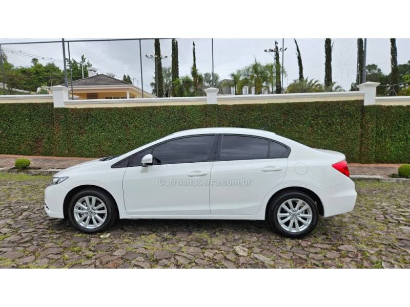 HONDA - CIVIC - 2013/2014 - Branca - R$ 73.900,00