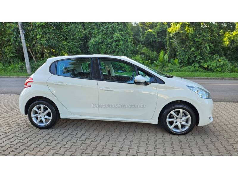 PEUGEOT - 208 - 2015/2016 - Branca - R$ 52.900,00