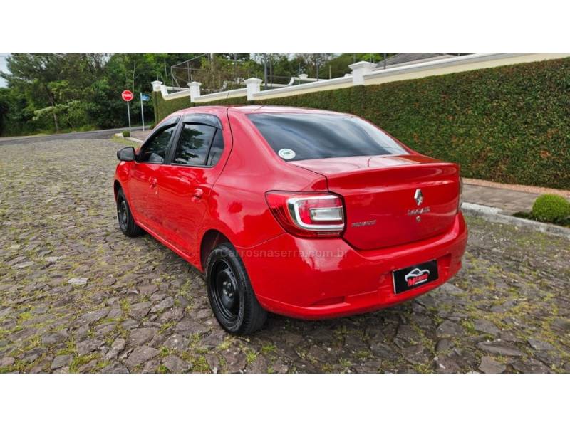 RENAULT - LOGAN - 2014/2015 - Vermelha - R$ 36.900,00