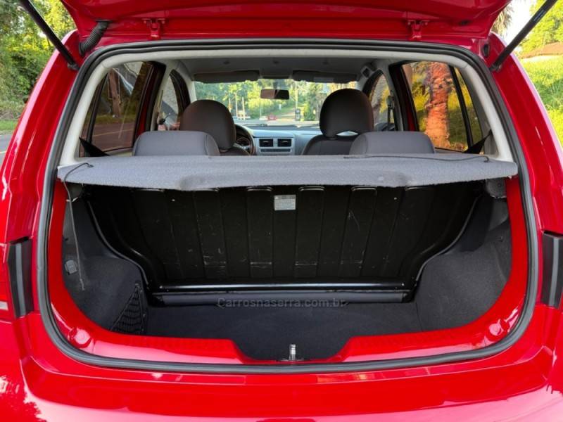 VOLKSWAGEN - FOX - 2017/2017 - Vermelha - R$ 53.900,00