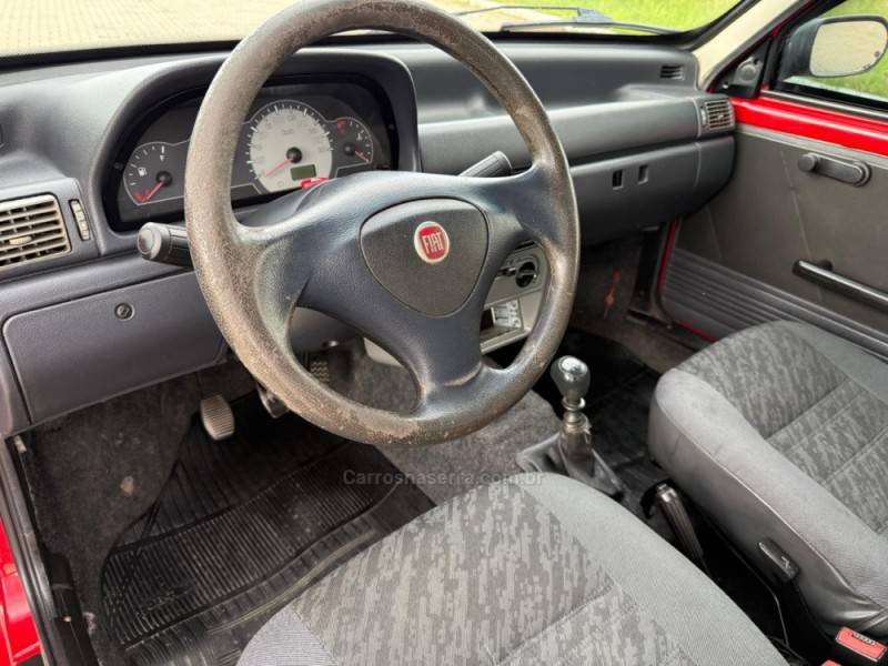 FIAT - UNO - 2010/2011 - Vermelha - R$ 22.900,00