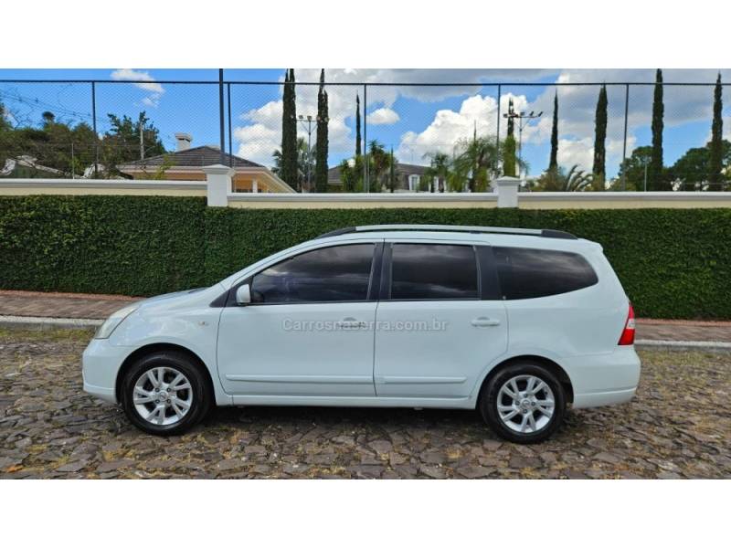 NISSAN - LIVINA - 2012/2013 - Branca - R$ 43.900,00