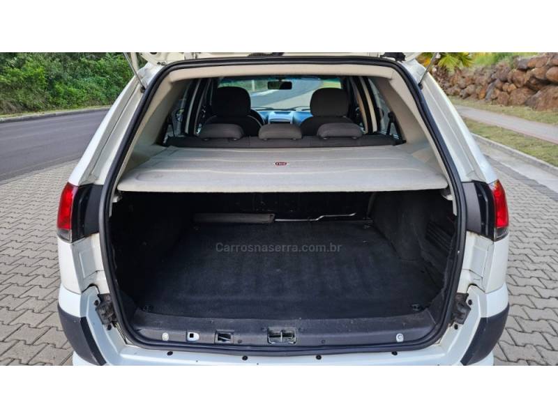 FIAT - PALIO - 2006/2007 - Branca - R$ 39.900,00