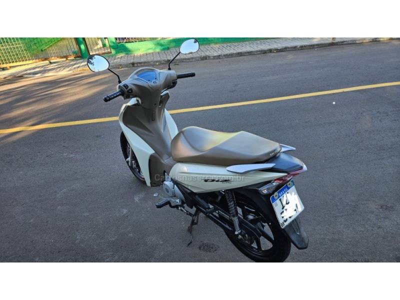 HONDA - BIZ 125 - 2019/2019 - Branca - R$ 15.500,00