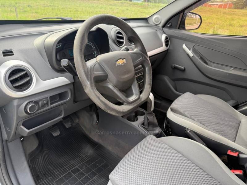 CHEVROLET - MONTANA - 2013/2014 - Branca - R$ 45.000,00