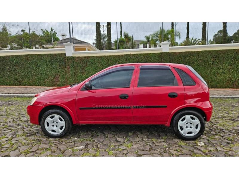 CHEVROLET - CORSA - 2007/2008 - Vermelha - R$ 21.900,00