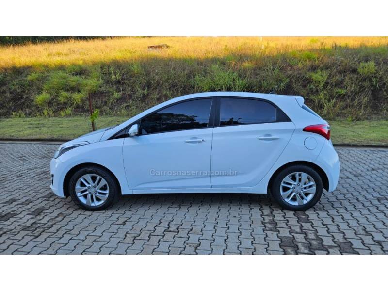 HYUNDAI - HB20 - 2013/2014 - Branca - R$ 55.900,00