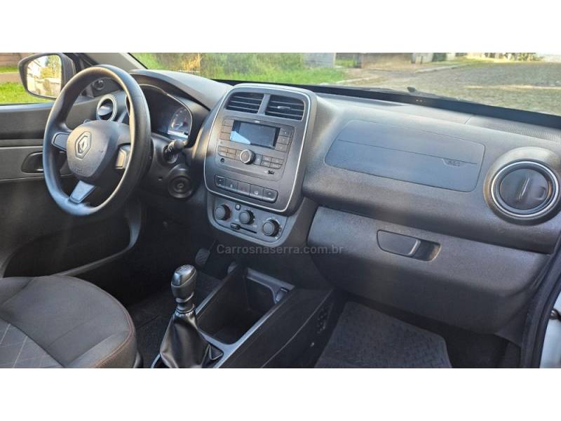 RENAULT - KWID - 2018/2019 - Branca - R$ 40.900,00