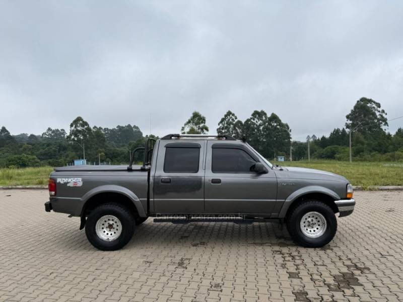 FORD - RANGER - 1998/1998 - Cinza - R$ 27.900,00