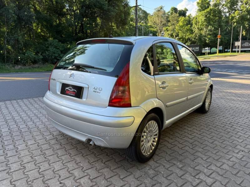 CITROËN - C3 - 2005/2006 - Prata - R$ 14.900,00