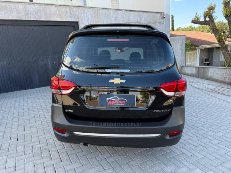 CHEVROLET - SPIN - 2019/2019 - Preta - R$ 77.900,00