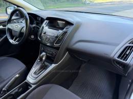 FORD - FOCUS - 2018/2019 - Branca - R$ 66.900,00