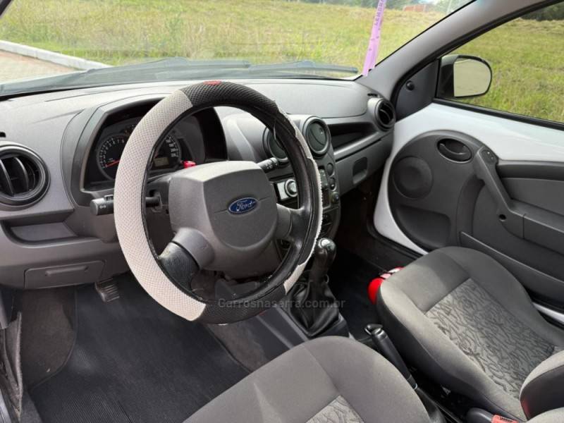 FORD - KA - 2009/2010 - Branca - R$ 20.900,00
