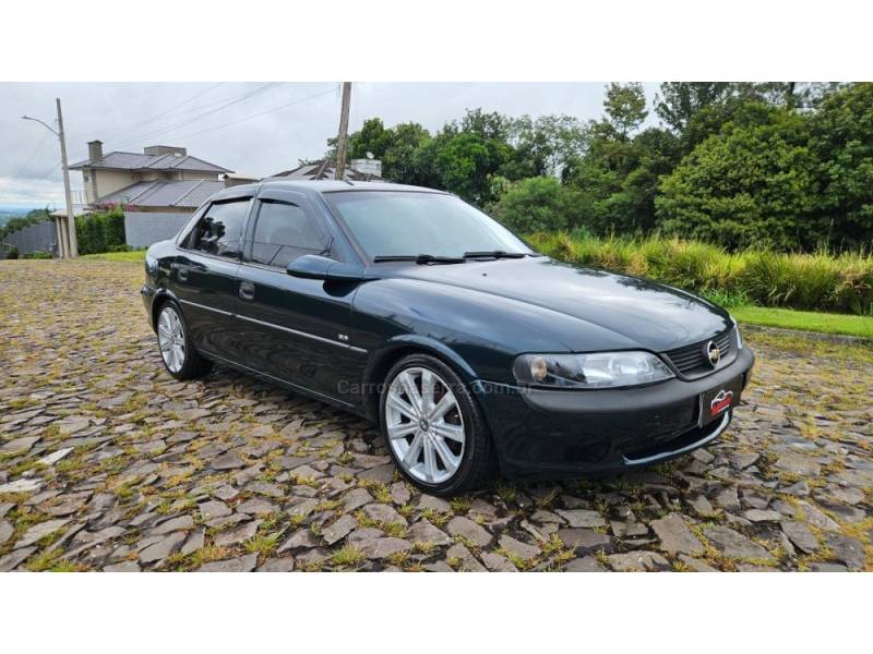 CHEVROLET - VECTRA - 1996/1997 - Verde - R$ 19.500,00