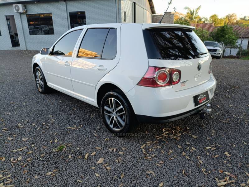 VOLKSWAGEN - GOLF - 2009/2010 - Branca - R$ 45.900,00