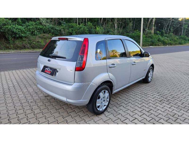 FORD - FIESTA - 2012/2013 - Prata - R$ 33.900,00