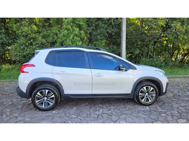 PEUGEOT - 2008 - 2022/2022 - Branca - R$ 85.900,00