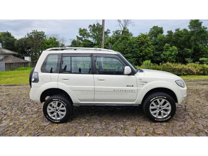 MITSUBISHI - PAJERO TR4 - 2010/2011 - Branca - Sob Consulta