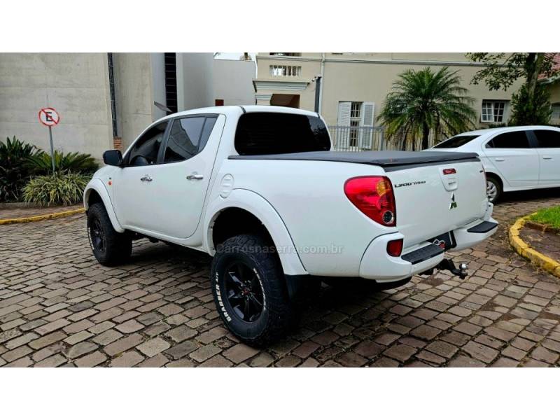 MITSUBISHI - L200 TRITON - 2013/2013 - Branca - R$ 125.000,00