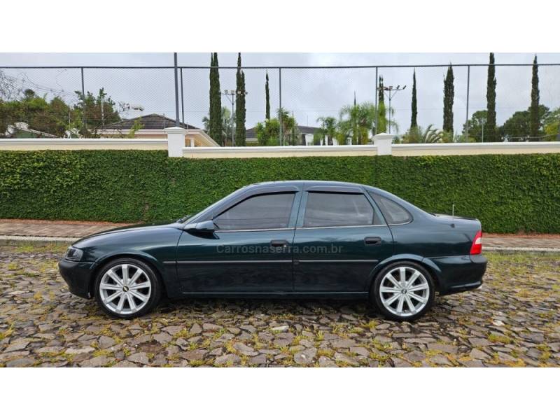 CHEVROLET - VECTRA - 1996/1997 - Verde - R$ 19.500,00