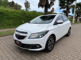 CHEVROLET - ONIX - 2013/2014 - Branca - R$ 52.900,00