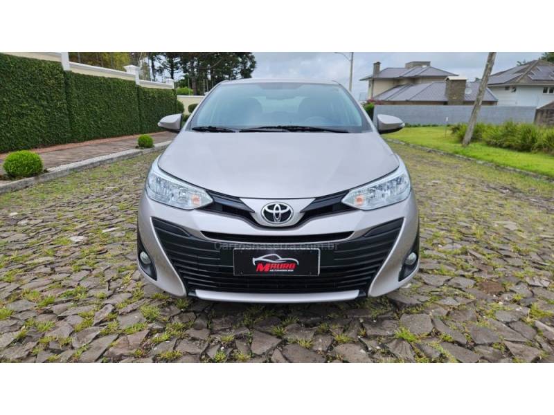 TOYOTA - YARIS - 2019/2019 - Prata - R$ 76.900,00