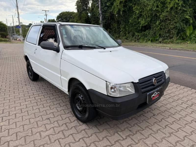 FIAT - UNO - 2013/2013 - Branca - R$ 23.900,00