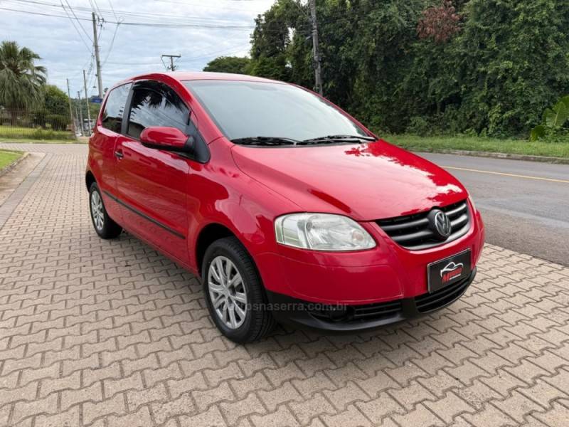 VOLKSWAGEN - FOX - 2007/2008 - Vermelha - R$ 23.900,00