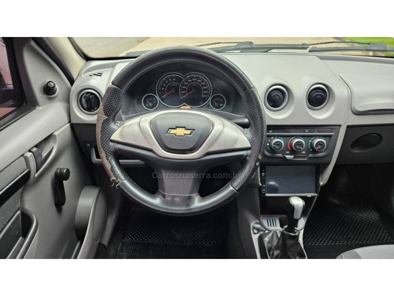 CHEVROLET - PRISMA - 2011/2012 - Prata - R$ 26.900,00