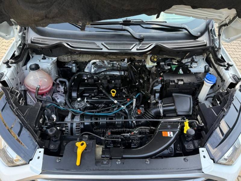 FORD - ECOSPORT - 2017/2018 - Branca - R$ 71.900,00