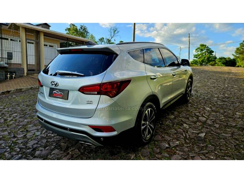 HYUNDAI - GRAND SANTA FÉ - 2018/2019 - Prata - R$ 137.900,00