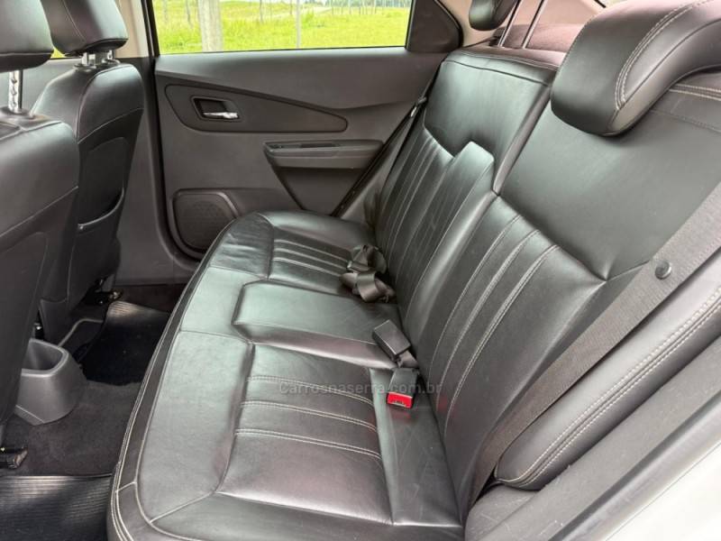 CHEVROLET - COBALT - 2015/2015 - Branca - R$ 39.900,00