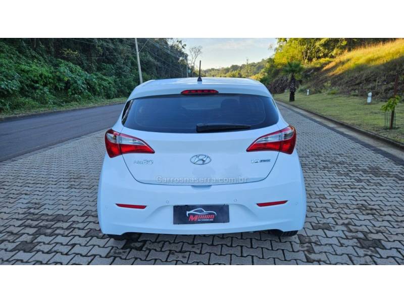 HYUNDAI - HB20 - 2013/2014 - Branca - R$ 55.900,00
