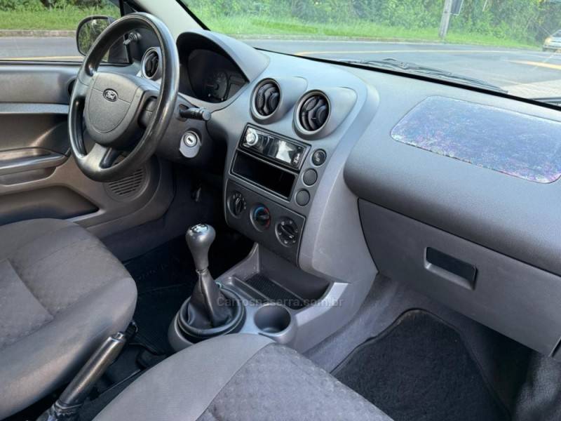 FORD - FIESTA - 2007/2007 - Prata - R$ 16.900,00