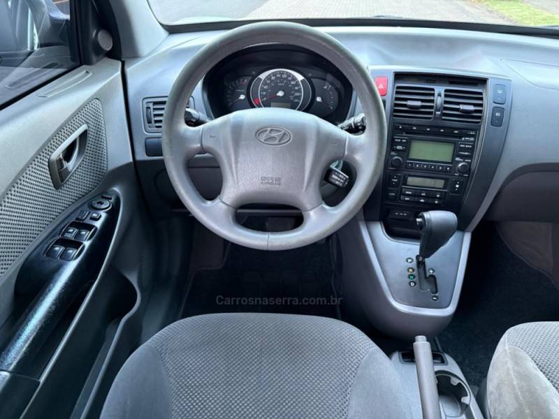 HYUNDAI - TUCSON - 2011/2012 - Prata - R$ 44.900,00