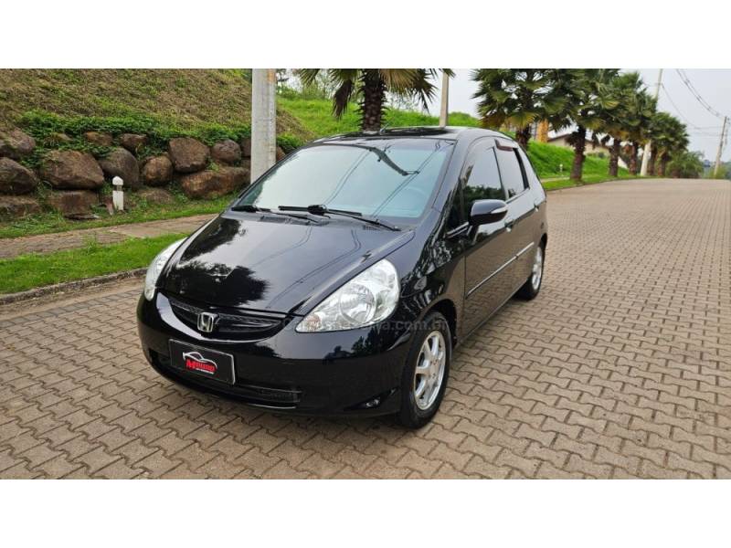 HONDA - FIT - 2006/2007 - Preta - R$ 31.800,00