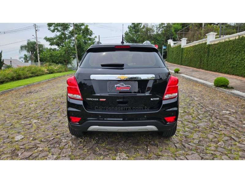 CHEVROLET - TRACKER - 2018/2018 - Preta - R$ 89.900,00