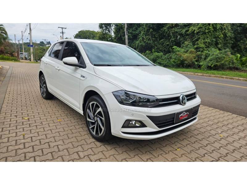 VOLKSWAGEN - POLO - 2021/2022 - Branca - R$ 94.900,00