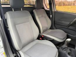 CHEVROLET - MONTANA - 2013/2014 - Branca - R$ 45.000,00