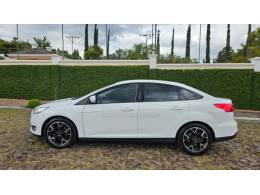 FORD - FOCUS - 2018/2019 - Branca - R$ 66.900,00