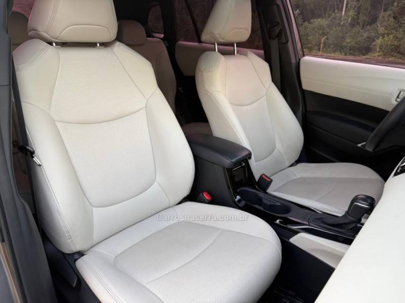 TOYOTA - COROLLA - 2022/2023 - Cinza - R$ 175.000,00