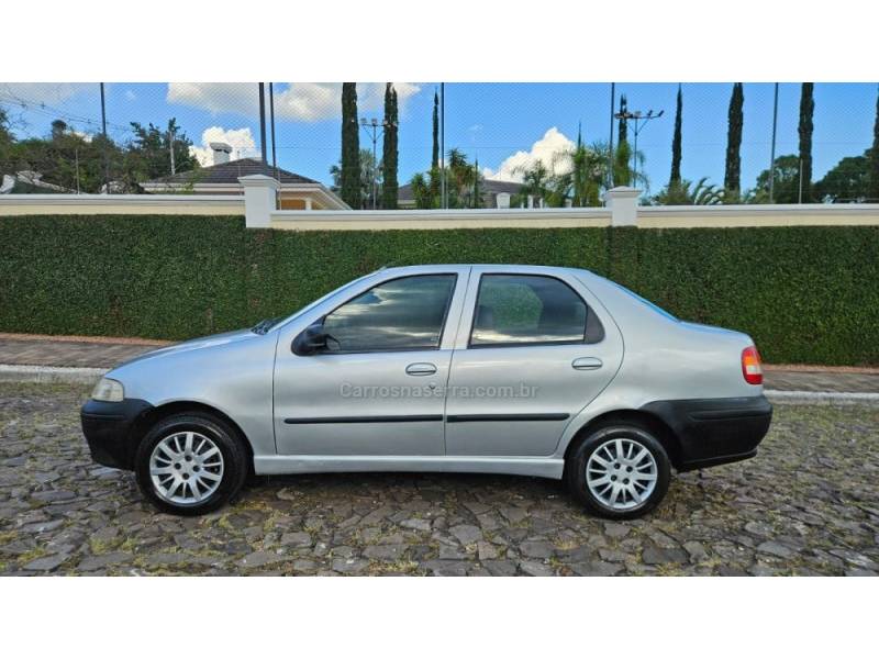 FIAT - SIENA - 2006/2007 - Prata - R$ 17.900,00