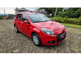 RENAULT - SANDERO - 2013/2014 - Vermelha - R$ 34.900,00