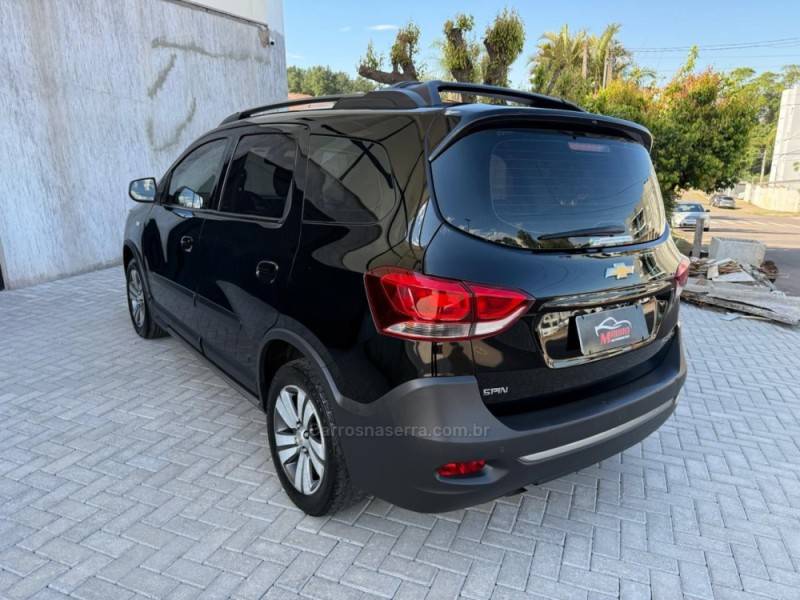 CHEVROLET - SPIN - 2019/2019 - Preta - R$ 77.900,00