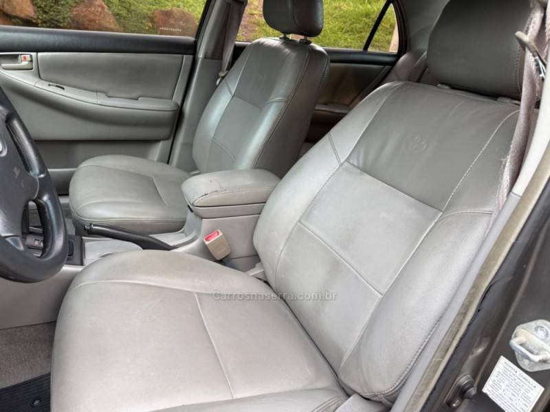 TOYOTA - COROLLA - 2006/2007 - Cinza - R$ 43.900,00