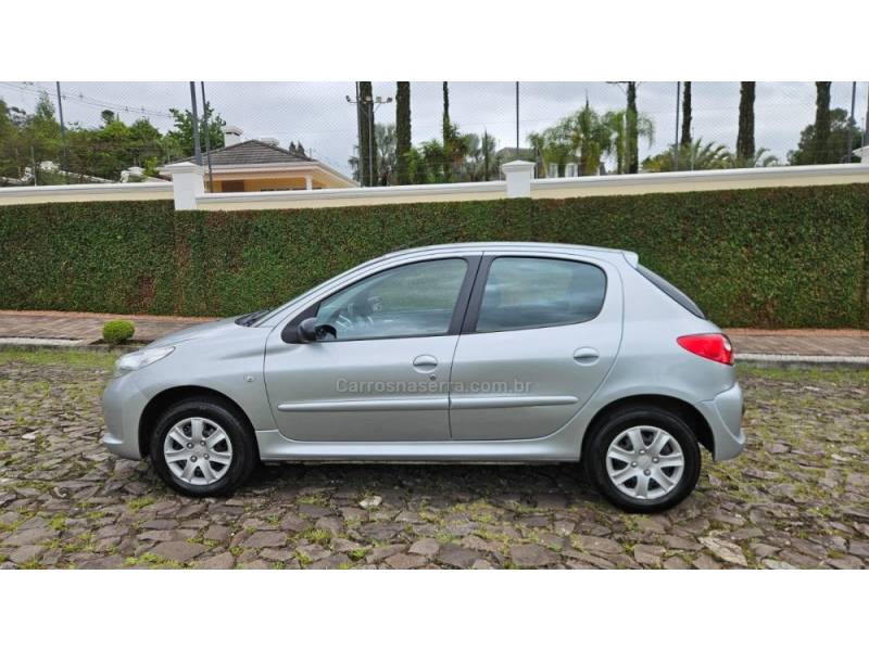 PEUGEOT - 207 - 2010/2011 - Prata - R$ 22.900,00