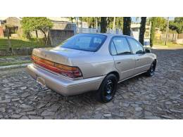 TOYOTA - COROLLA - 1995/1995 - Bege - R$ 13.500,00