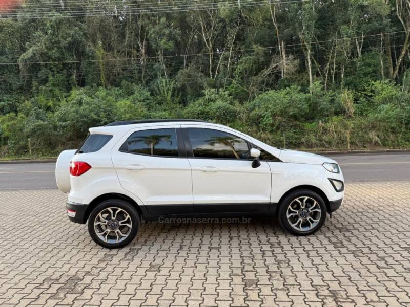 FORD - ECOSPORT - 2017/2018 - Branca - R$ 71.900,00