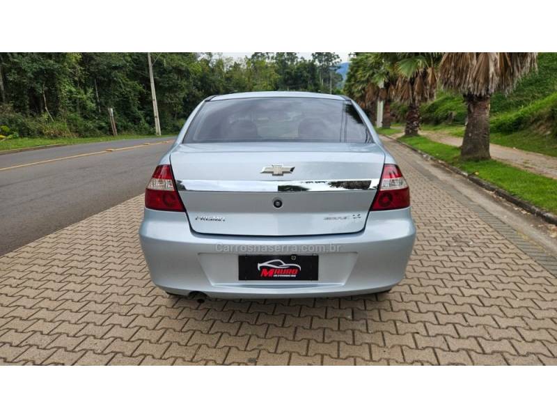 CHEVROLET - PRISMA - 2011/2012 - Prata - R$ 26.900,00