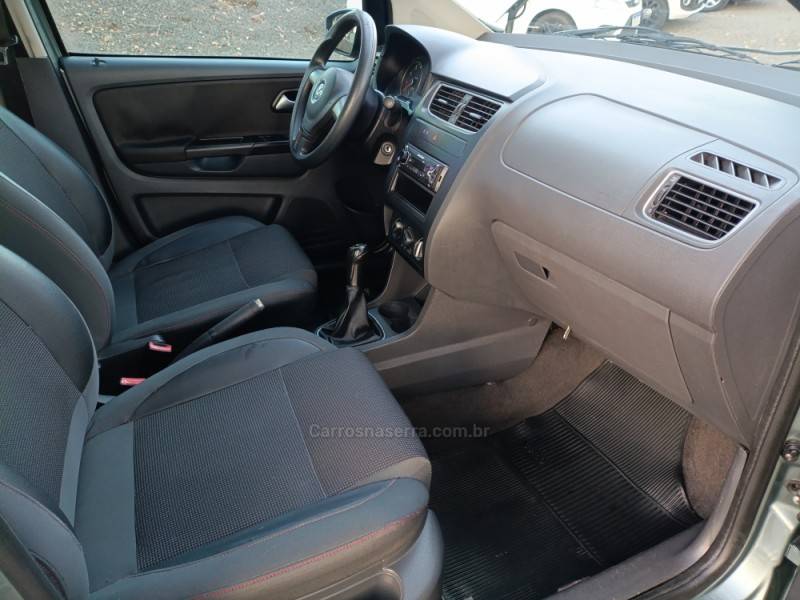 VOLKSWAGEN - FOX - 2010/2011 - Cinza - R$ 37.900,00